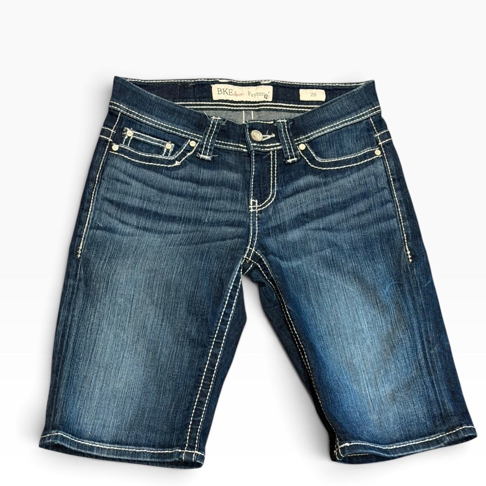 BKE Buckle Denim Payton Bermuda Shorts Dark Wash Contrast Stitch Mid Rise SZ 26
